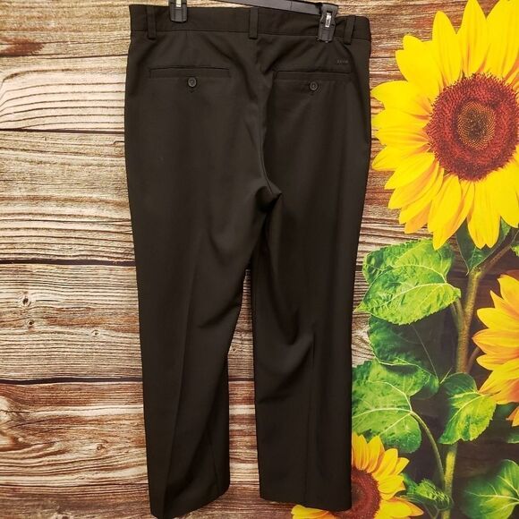 Izod Mens golf pants flat front 34/29 Pre-owned - Picture 2 of 5